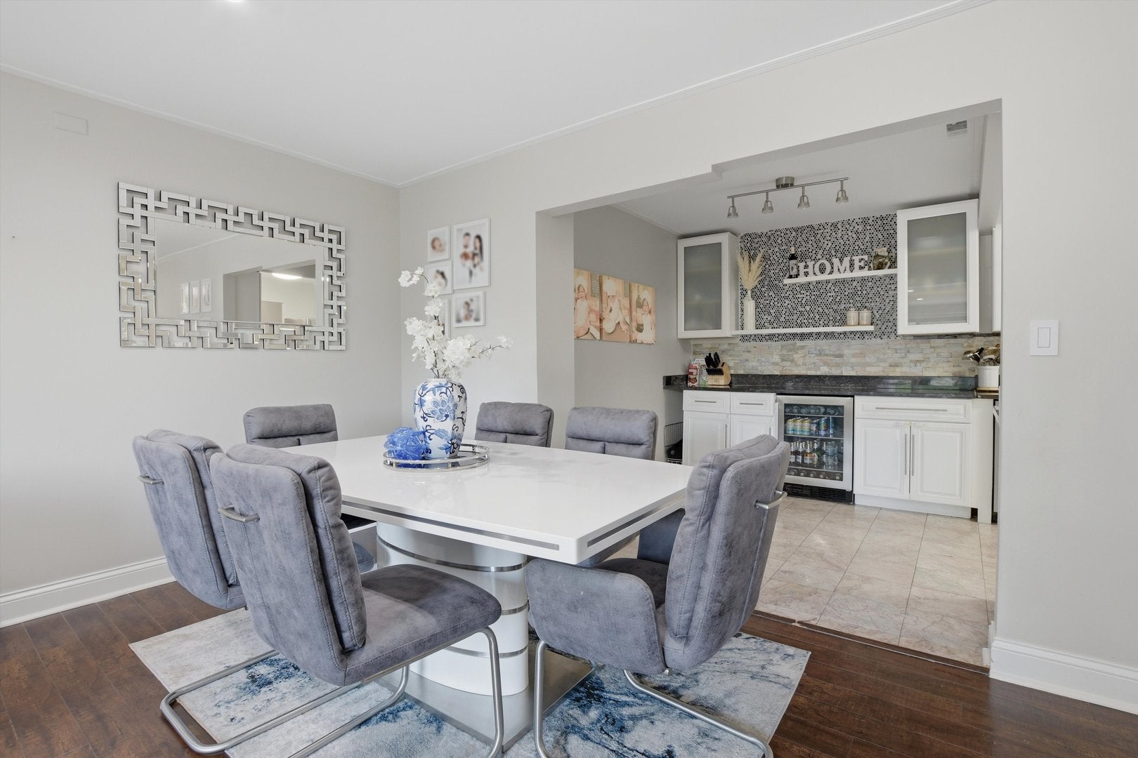 1747 W Crystal Lane 207
