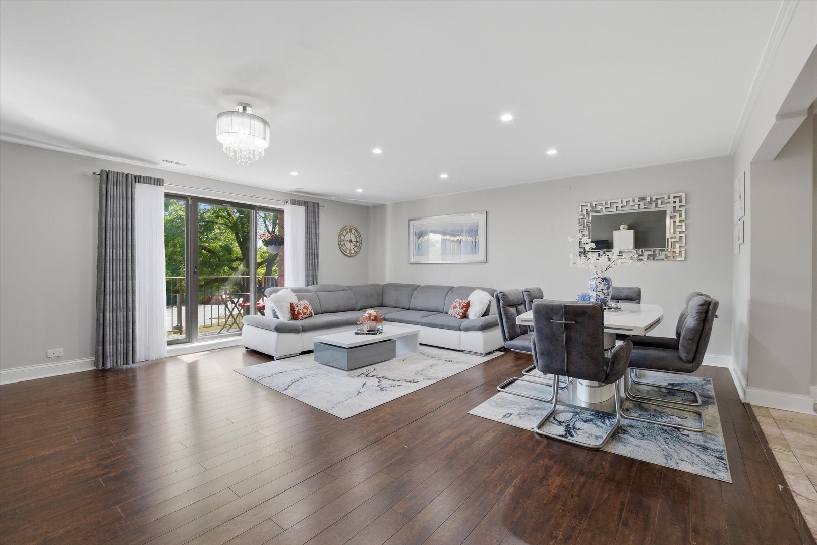 1747 W Crystal Lane 207