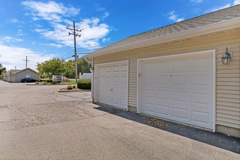 Tiny photo for 3275 Stratford Court #1A, Lake Bluff, IL 60044 (MLS # 12465603)