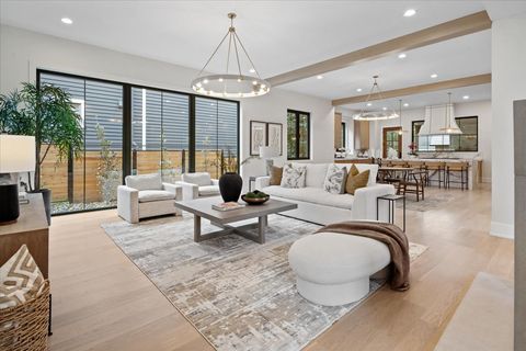 Tiny photo for 104 S Monroe Street, Hinsdale, IL 60521 (MLS # 12590375)