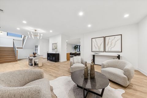 Tiny photo for 104 S Monroe Street, Hinsdale, IL 60521 (MLS # 12590375)