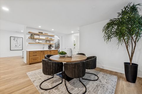 Tiny photo for 104 S Monroe Street, Hinsdale, IL 60521 (MLS # 12590375)