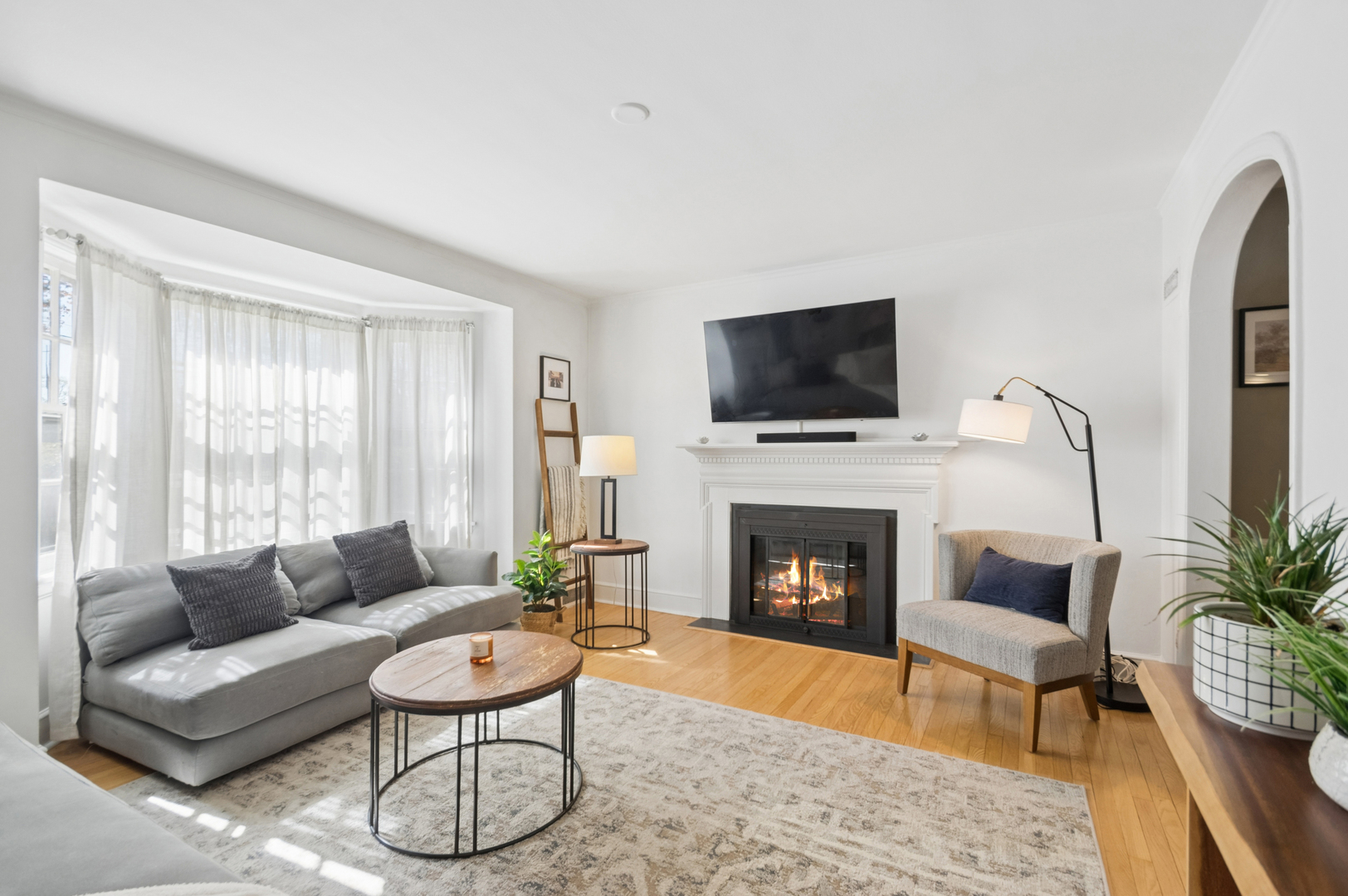 6418 N Le Mai Avenue