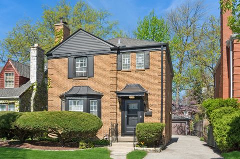 Photo of 6418 N Le Mai Avenue, Chicago, IL 60646 (MLS # 12622883)