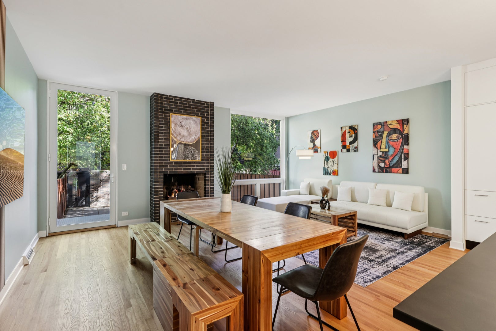 1319 N Sandburg Terrace