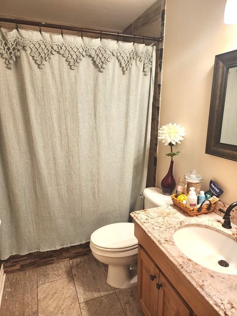 Tiny photo for 1352 W Oakmont Road, Hoffman Estates, IL 60169 (MLS # 12488481)