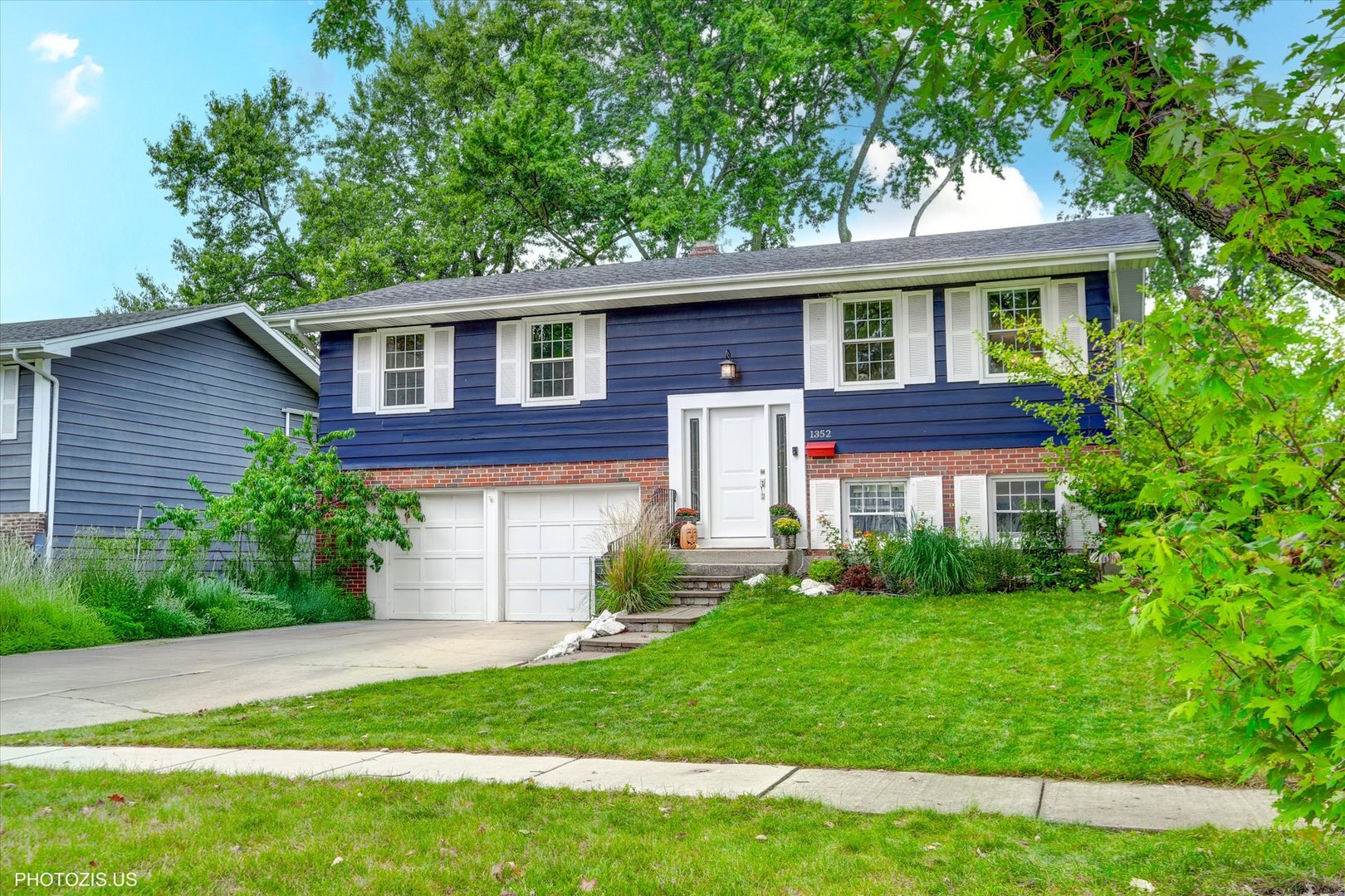 1352 W Oakmont Road