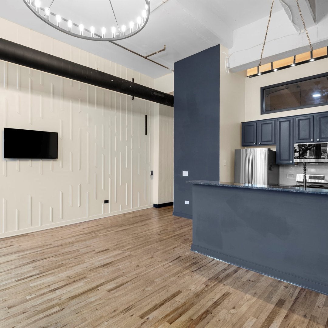 1224 W Van Buren Street 222