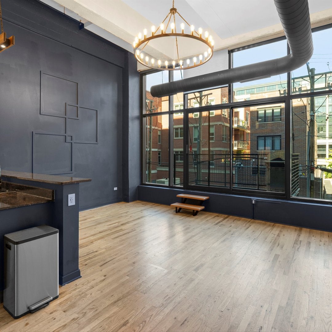 1224 W Van Buren Street 222