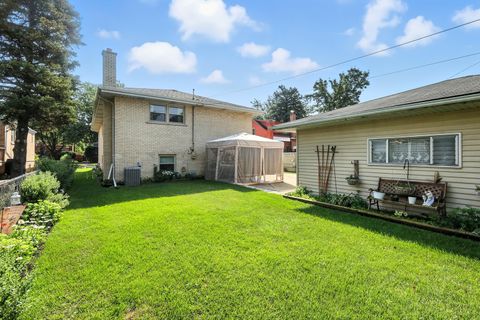 Tiny photo for 4230 Prairie Avenue, Brookfield, IL 60513 (MLS # 12497950)