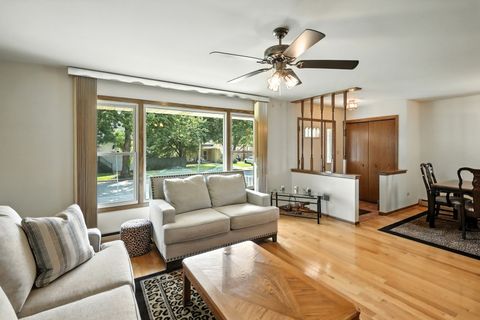 Tiny photo for 4230 Prairie Avenue, Brookfield, IL 60513 (MLS # 12497950)