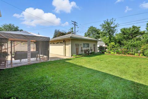 Tiny photo for 4230 Prairie Avenue, Brookfield, IL 60513 (MLS # 12497950)