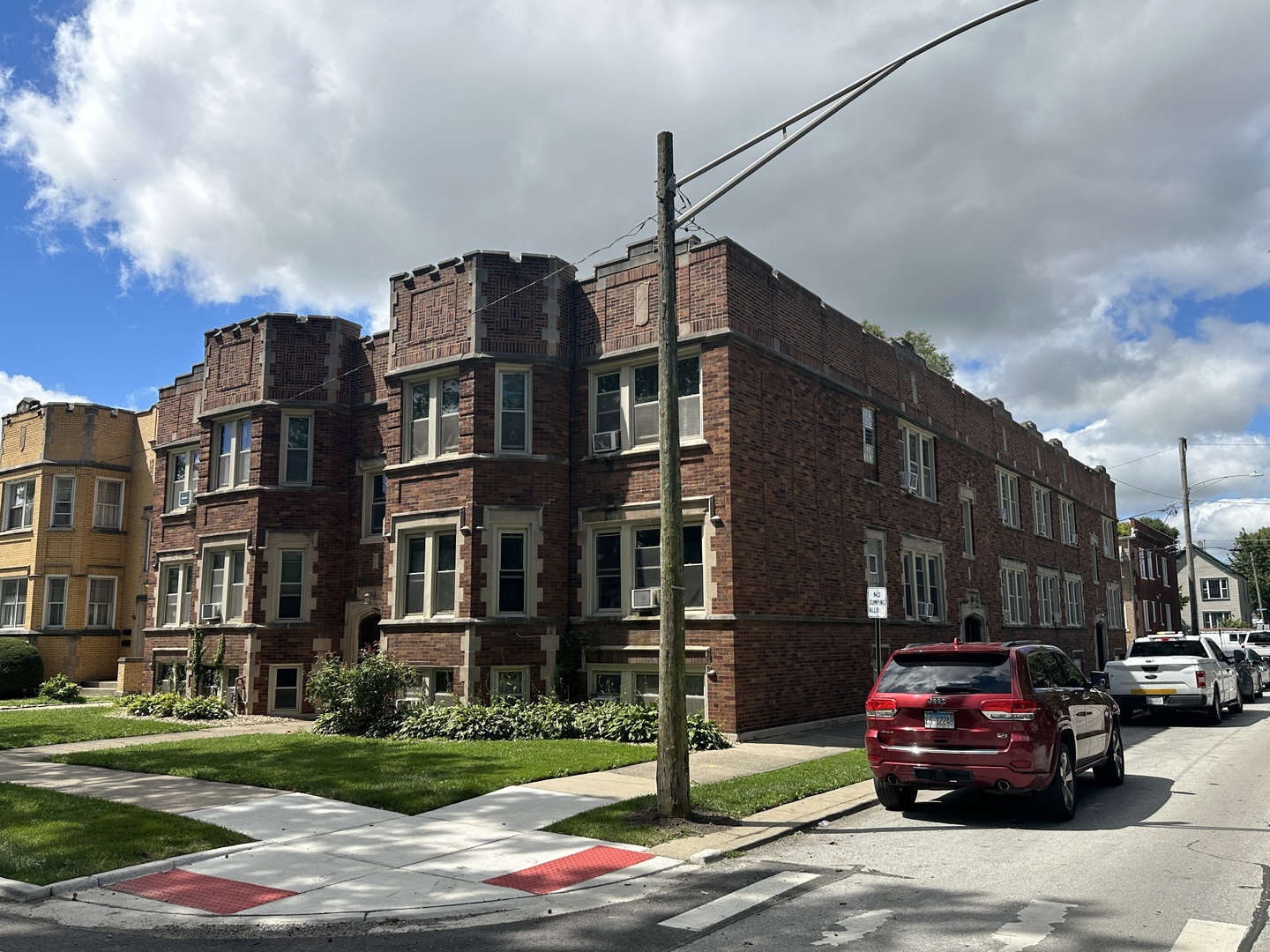 12602 Artesian Avenue