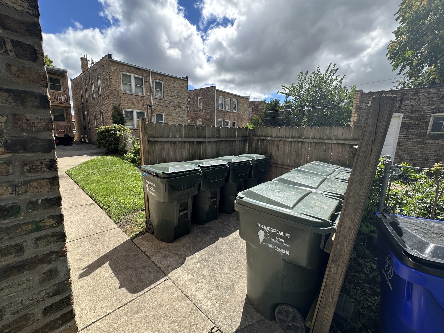 12602 Artesian Avenue