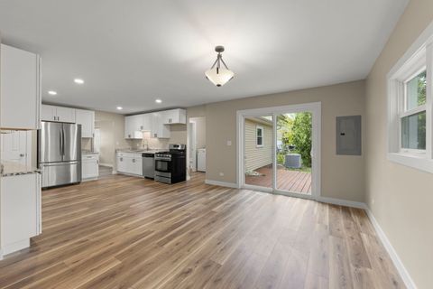 Tiny photo for 700 Pleasant Place, Streamwood, IL 60107 (MLS # 12301460)