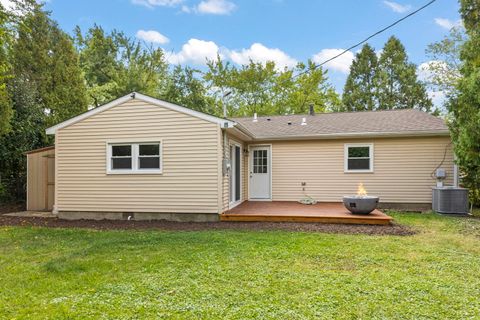 Tiny photo for 700 Pleasant Place, Streamwood, IL 60107 (MLS # 12301460)