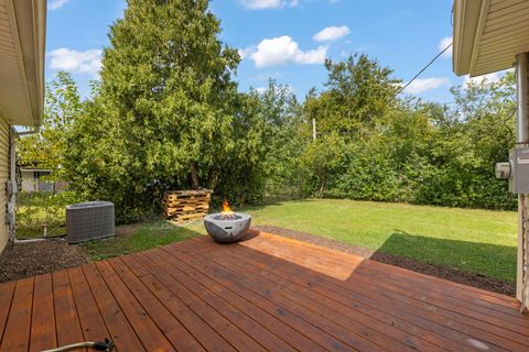 Tiny photo for 700 Pleasant Place, Streamwood, IL 60107 (MLS # 12301460)