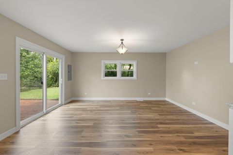 Tiny photo for 700 Pleasant Place, Streamwood, IL 60107 (MLS # 12301460)
