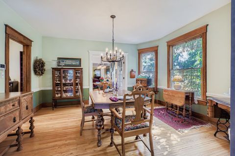 Tiny photo for 105 S Vail Avenue, Arlington Heights, IL 60005 (MLS # 12462328)