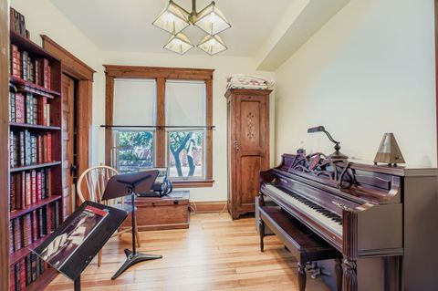 Tiny photo for 105 S Vail Avenue, Arlington Heights, IL 60005 (MLS # 12462328)