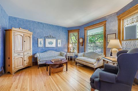 Tiny photo for 105 S Vail Avenue, Arlington Heights, IL 60005 (MLS # 12462328)