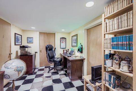 Tiny photo for 105 S Vail Avenue, Arlington Heights, IL 60005 (MLS # 12462328)