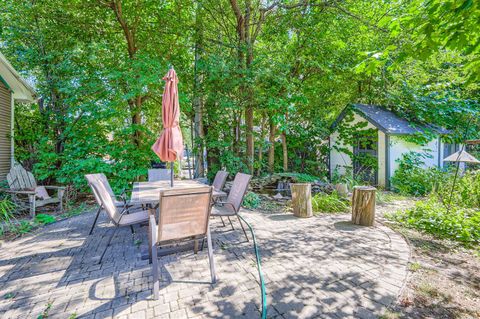 Tiny photo for 105 S Vail Avenue, Arlington Heights, IL 60005 (MLS # 12462328)