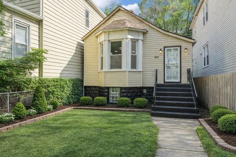 2823 E 93rd Street Chicago IL 60617