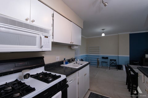 Tiny photo for 20 N Tower Road #9E, Oak Brook, IL 60523 (MLS # 12770659)