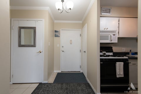 Tiny photo for 20 N Tower Road #9E, Oak Brook, IL 60523 (MLS # 12770659)