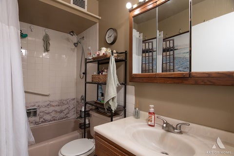 Tiny photo for 20 N Tower Road #9E, Oak Brook, IL 60523 (MLS # 12770659)