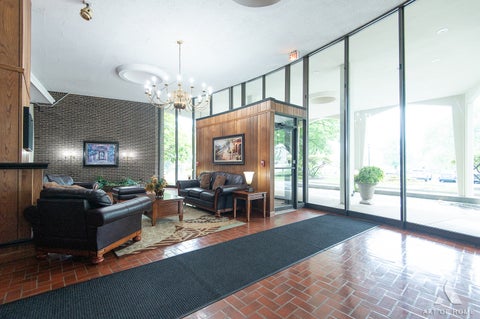 Tiny photo for 20 N Tower Road #9E, Oak Brook, IL 60523 (MLS # 12770659)