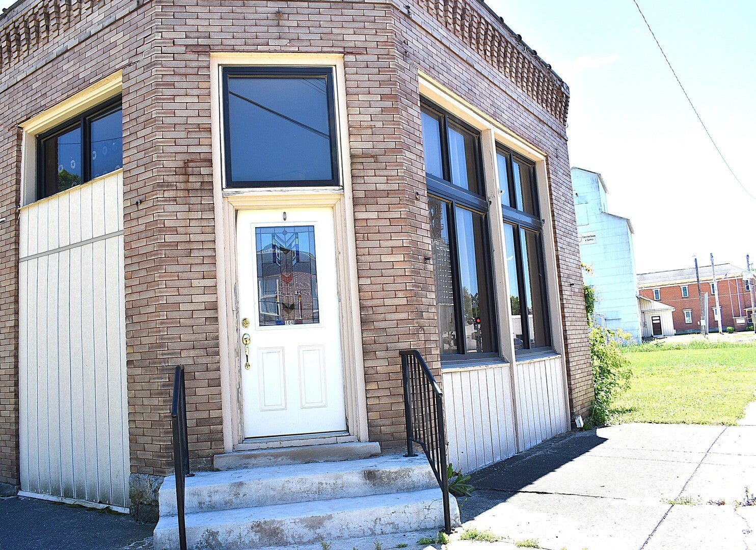 104 E North Street