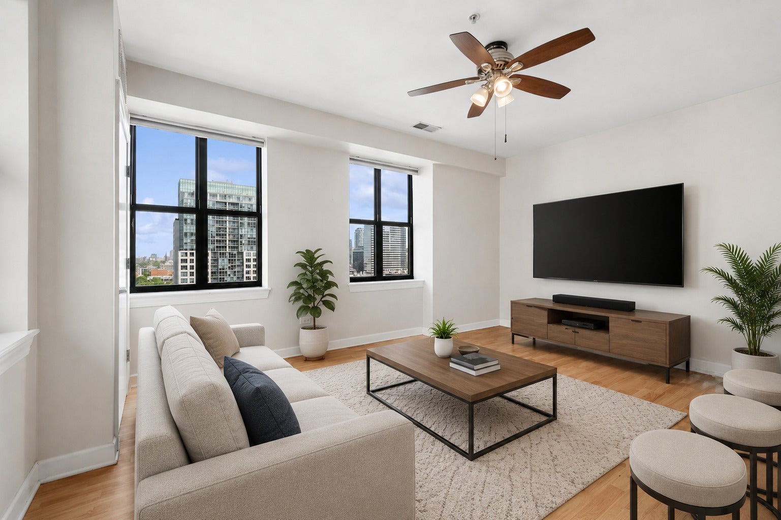 451 W Huron Street 1501