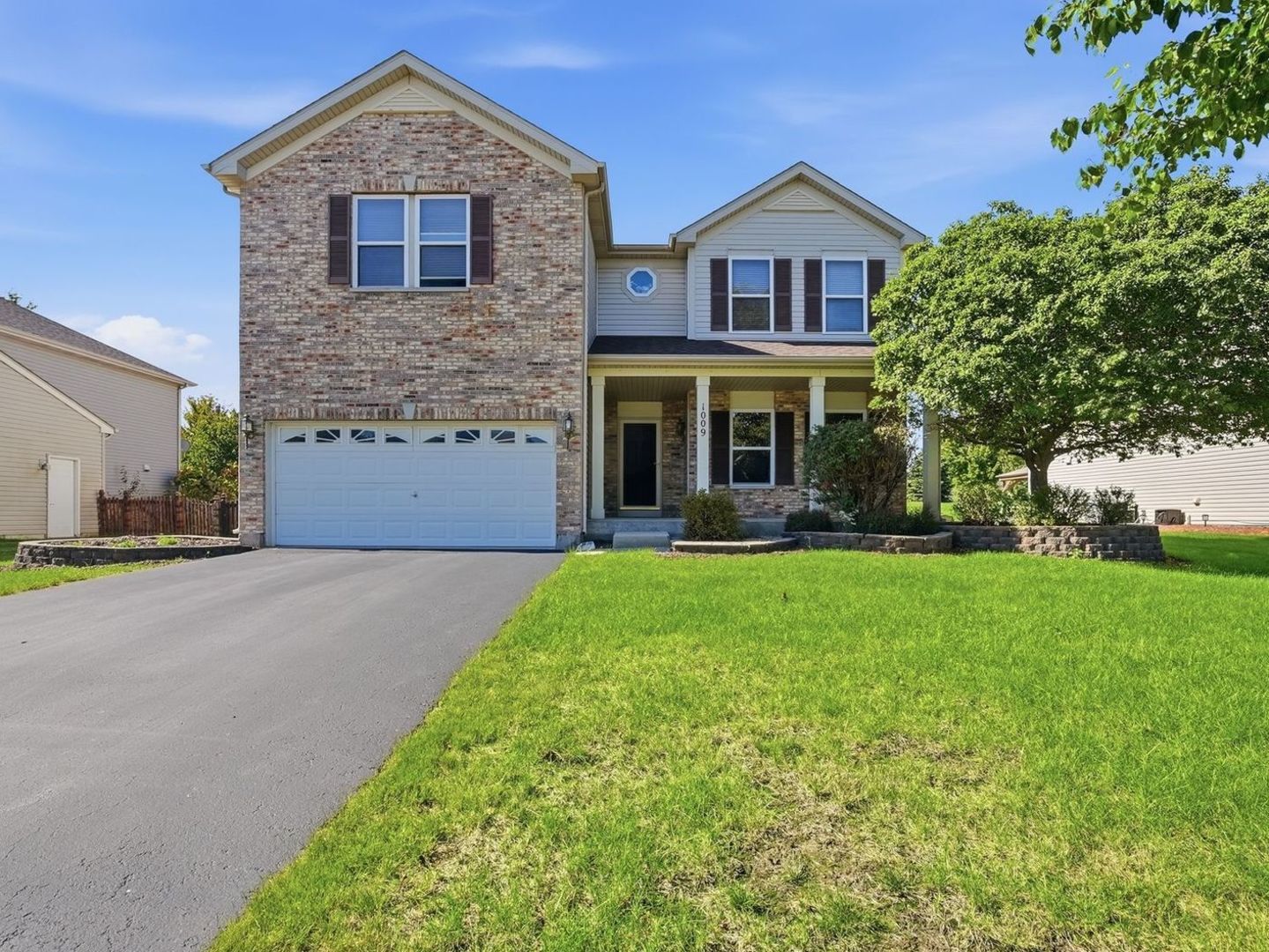 1009 Butterfield Circle W