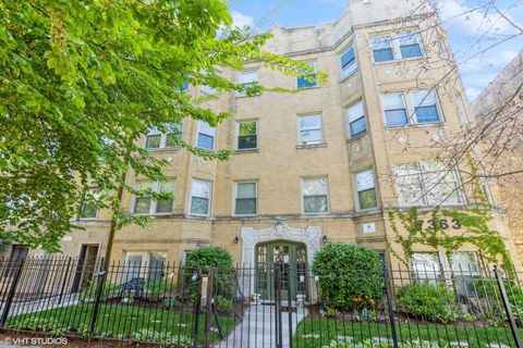 7363 N DAMEN Avenue 302 Chicago IL 60645