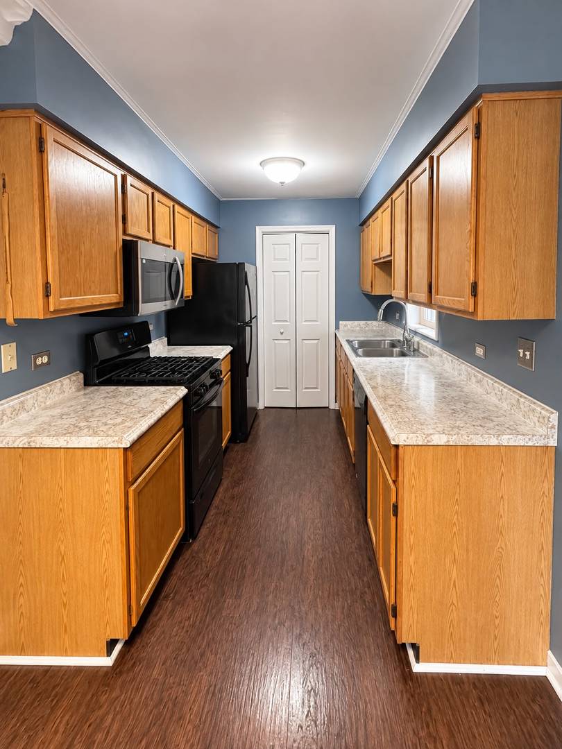 287 Sandhurst Lane D