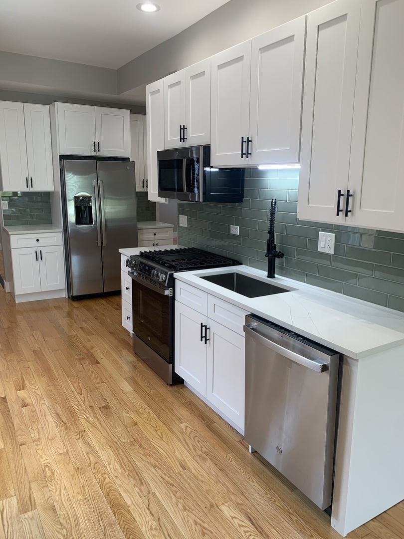 1303 W Flournoy Street 3F