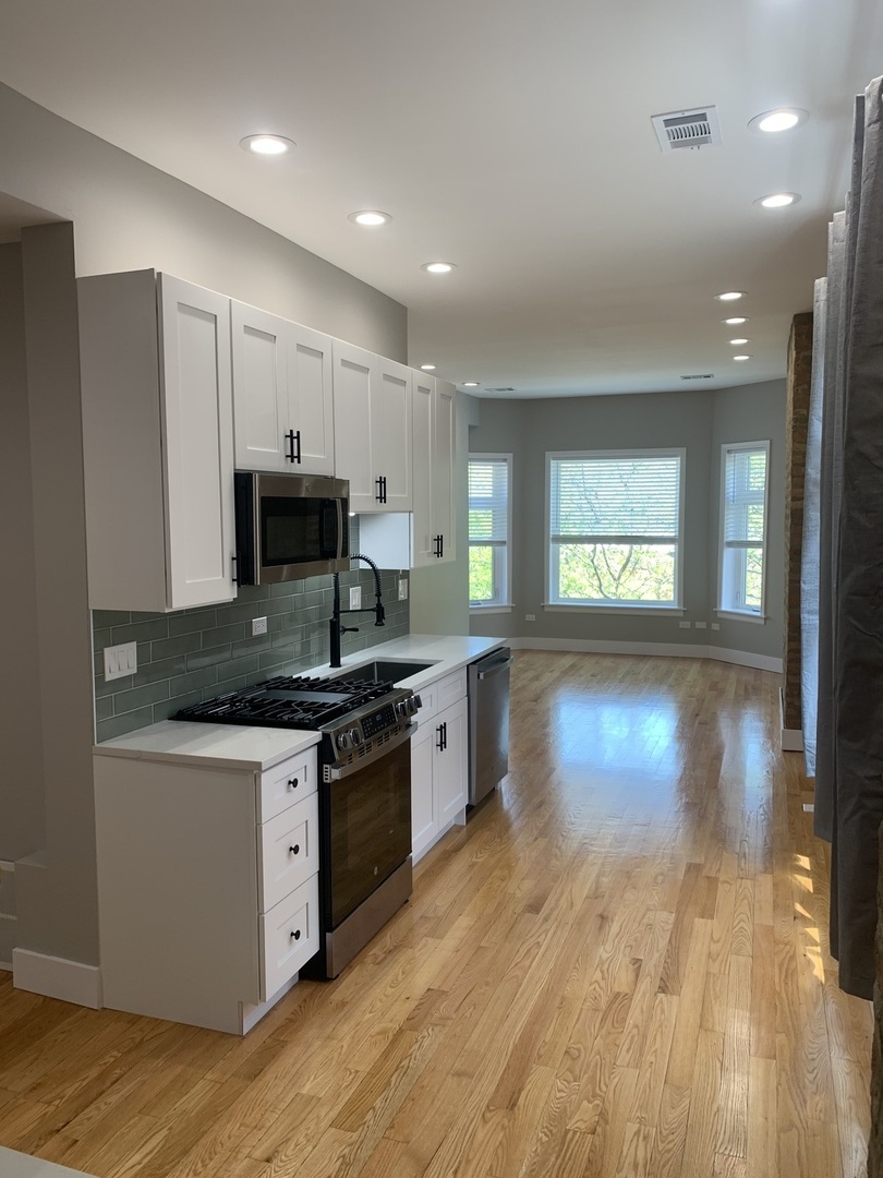 1303 W Flournoy Street 3F
