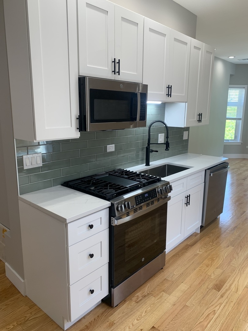 1303 W Flournoy Street 3F