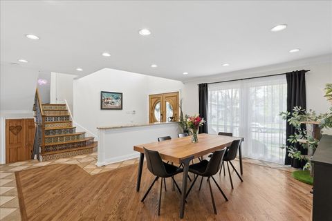 Tiny photo for 2913 Virginia Lane, Glenview, IL 60025 (MLS # 12634459)