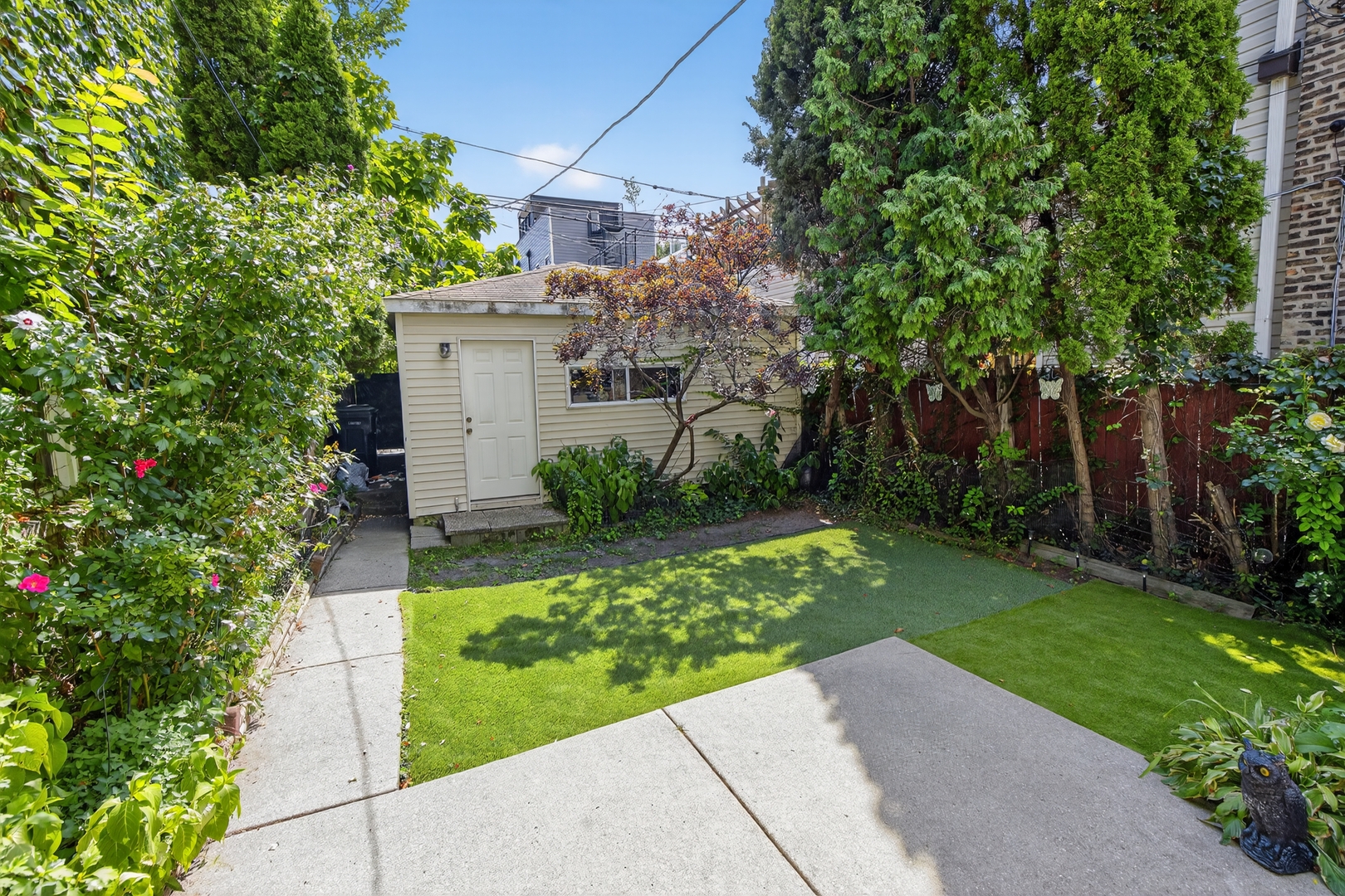 1811 W Superior Street