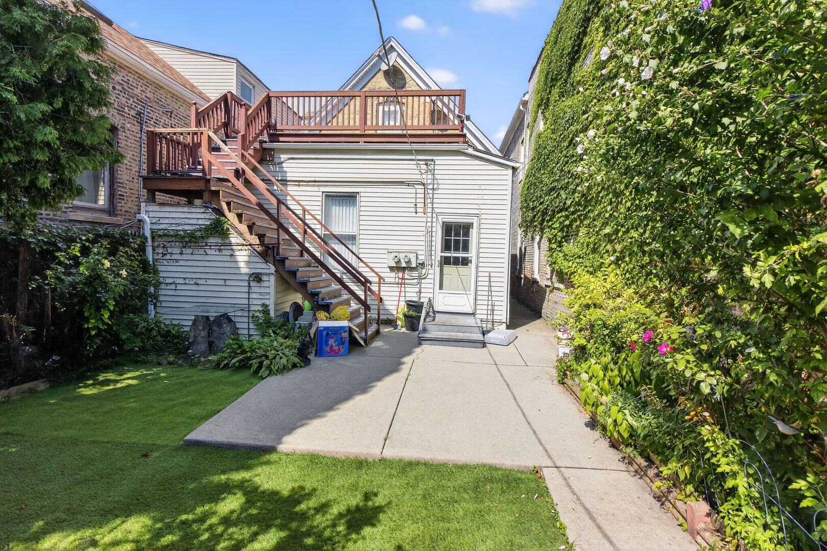 1811 W Superior Street