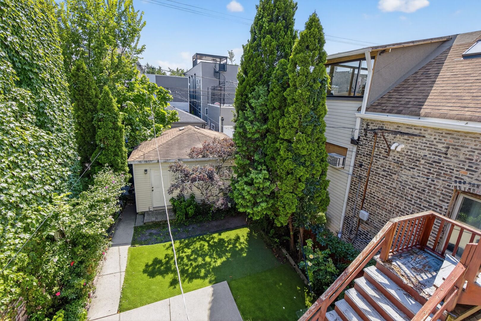 1811 W Superior Street