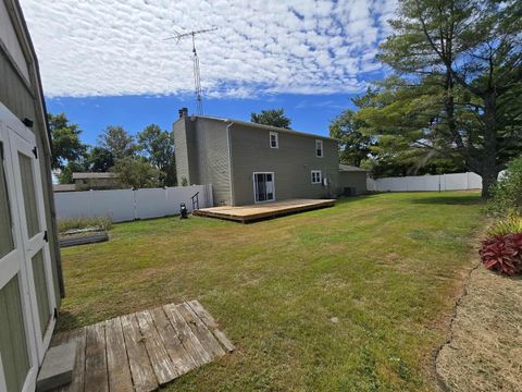 Tiny photo for 108 MOCKINGBIRD Lane, Woodlawn, IL 62898 (MLS # 100000684)