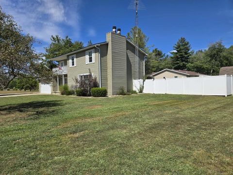 Tiny photo for 108 MOCKINGBIRD Lane, Woodlawn, IL 62898 (MLS # 100000684)