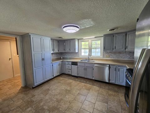 Tiny photo for 108 MOCKINGBIRD Lane, Woodlawn, IL 62898 (MLS # 100000684)