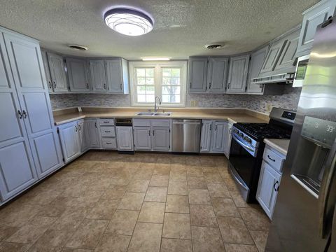 Tiny photo for 108 MOCKINGBIRD Lane, Woodlawn, IL 62898 (MLS # 100000684)