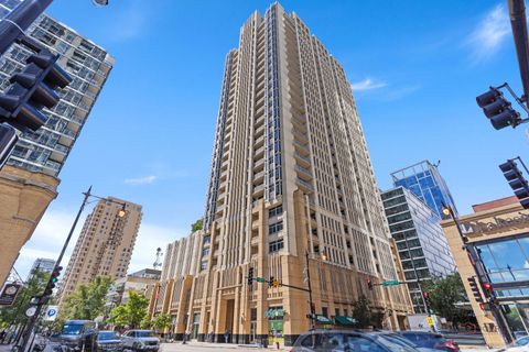 Photo of 1400 S Michigan Avenue #1404, Chicago, IL 60605 (MLS # 12492363)