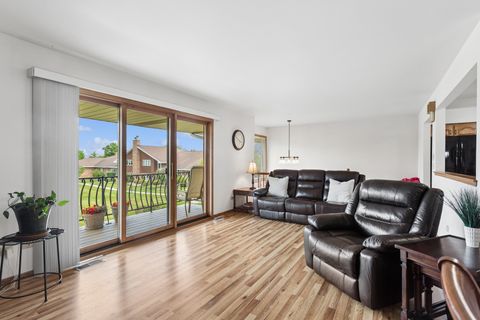 Tiny photo for 10629 Lynn Drive #115, Orland Park, IL 60467 (MLS # 12661890)